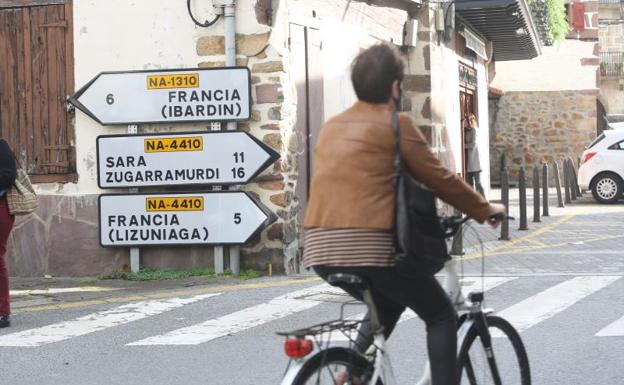 Confinamiento en Navarra: «El cierre nos deja a muchas familias separadas»