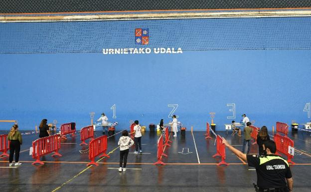 El alcalde de Urnieta pide a los vecinos que acudan a hacerse la prueba PCR para «intentar entre todos cortar la pandemia» de coronavirus