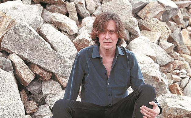 Nacho Vegas: «La izquierda está atontada, ha cedido el contrapoder a la ultraderecha«