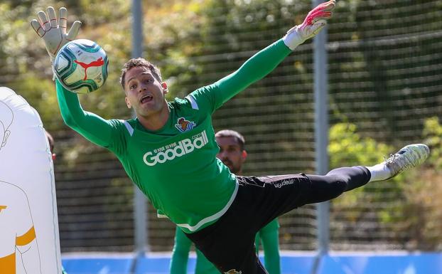 Remiro, el candado de la Real Sociedad ante su pasado