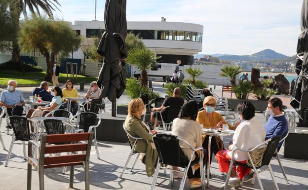 Las restricciones se llevan mejor al sol
