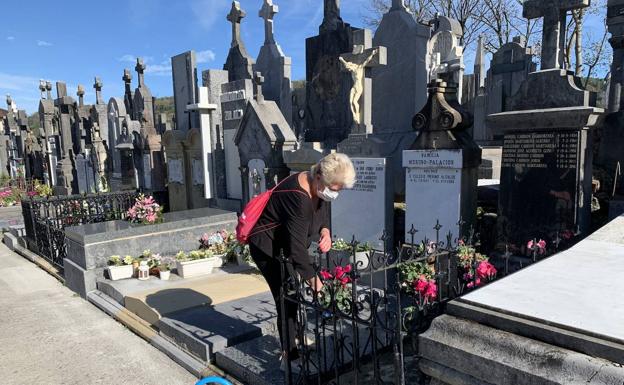 El virus vacía de visitas los cementerios