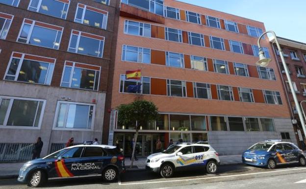 Un guipuzcoano será juzgado por grabar desnuda a la hija de su pareja con una cámara oculta en un hotel de Avilés