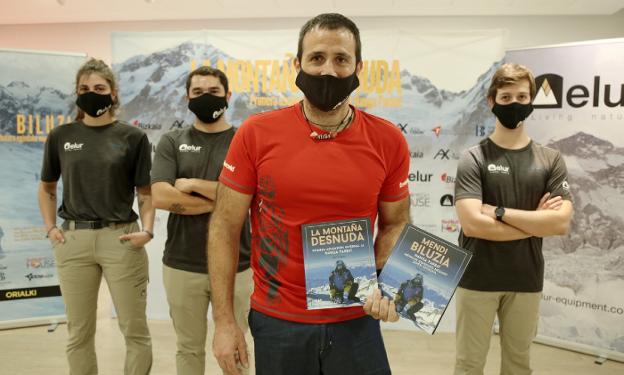 Alex Txikon presenta su película 'La montaña desnuda'