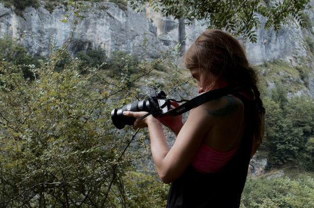 La cineasta donostiarra María Aizpuru indaga en la violencia en su filme 'Sombras de Beirut'