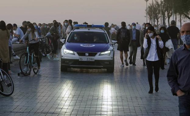 Coronavirus: El cierre de los bares saca el consumo de alcohol a la calle