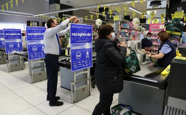 Bonos que valen por miles de kilos de alimentos
