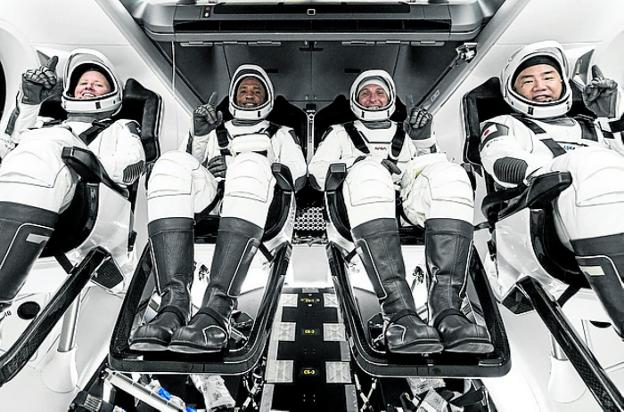 Despega de Cabo Cañaveral la primera misión tripulada en una nave espacial privada