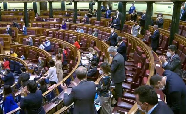Bronca en el Congreso por la 'ley Celaá' al grito de «libertad» y acusaciones de adoctrinamiento