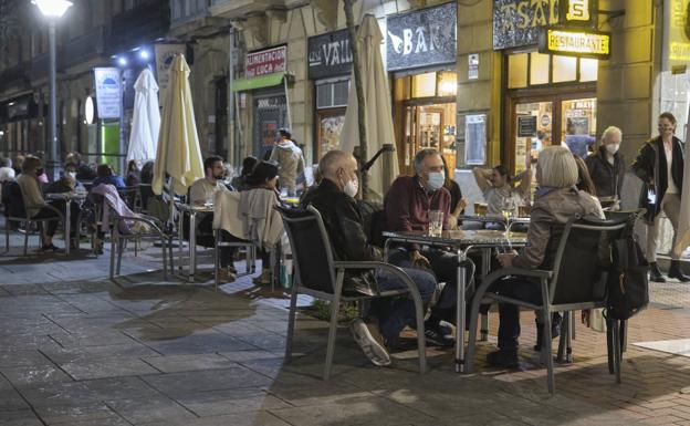Donostia flexibiliza el uso de las terrazas y mueve ficha para apoyar a la hostelería