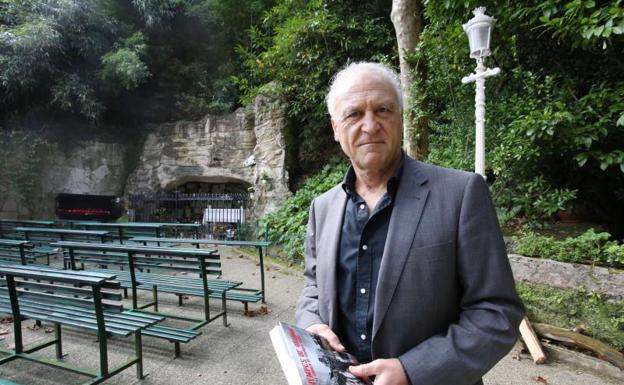 Cuando la esvástica colgó del balcón del Ayuntamiento de Pamplona