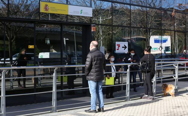 El colapso en la Seguridad Social de Gipuzkoa causa retrasos de hasta un año en las prestaciones