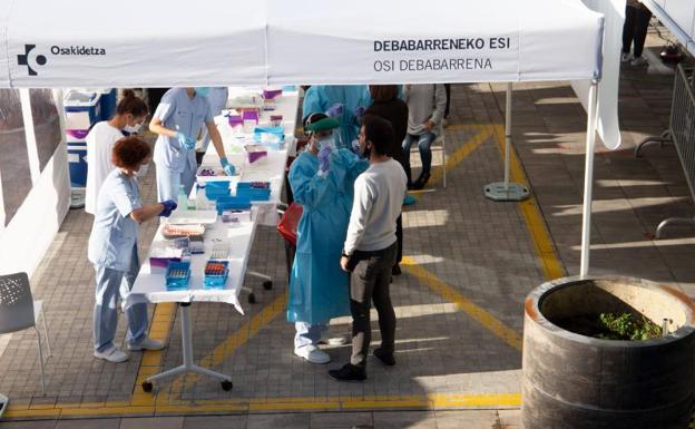 Osakidetza organiza cribados masivos en Elgoibar y Soraluze