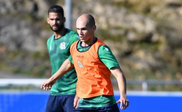 Guridi estará un mes de baja y Sagnan, recuperado, viaja a Holanda