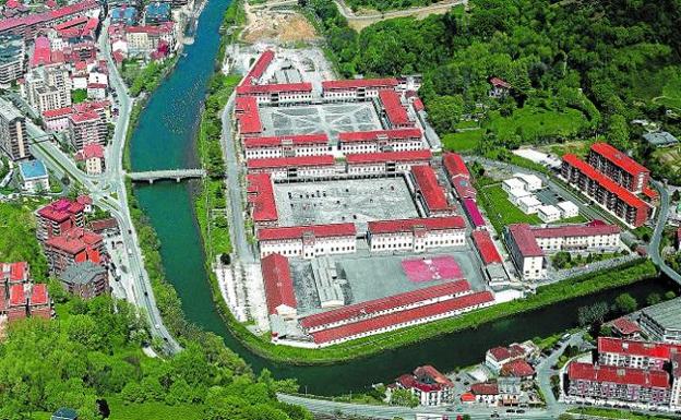 El PP de Donostia se desmarca de Iturgaiz y «aplaude» el traslado de los cuarteles de Loiola