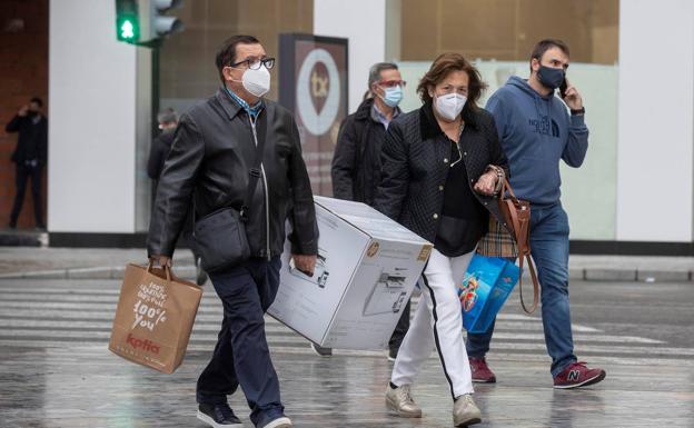 «Hemos venido a primera hora para evitar masificaciones»