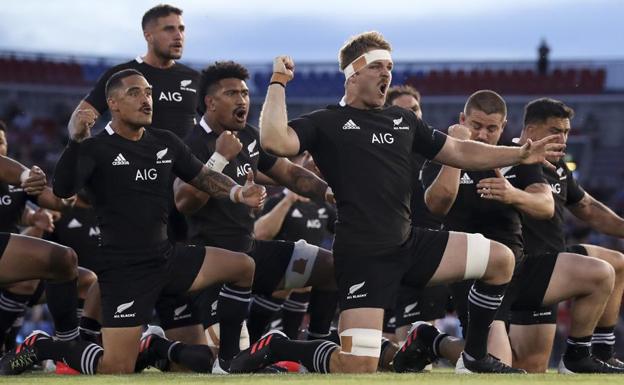 Los All Blacks también honran a Maradona y arrollan a los Pumas