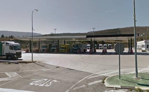 Un camionero que venía de Francia encuentra un cadáver en el techo de su camión al parar en Alsasua