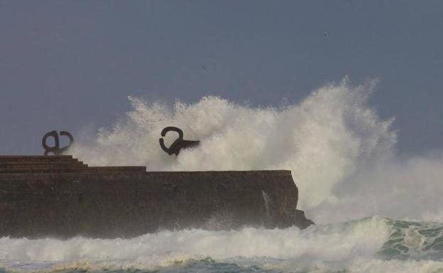 'Dora' trae un puente de frío y olas