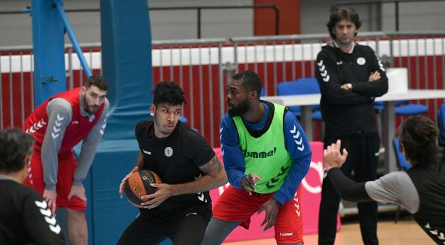 El Acunsa GBC, obligado a reinventarse con lo que tiene