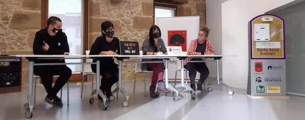 Hizkuntza eskubideen inguruan herritarrak kontzientziatzeko hitzarmena