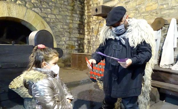 Emocionante reencuentro con Olentzero en Mirandaola