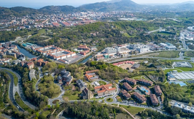 Urbanismo señala que cuantos más edificios se protejan en los cuarteles de Loiola menos vivienda se hará