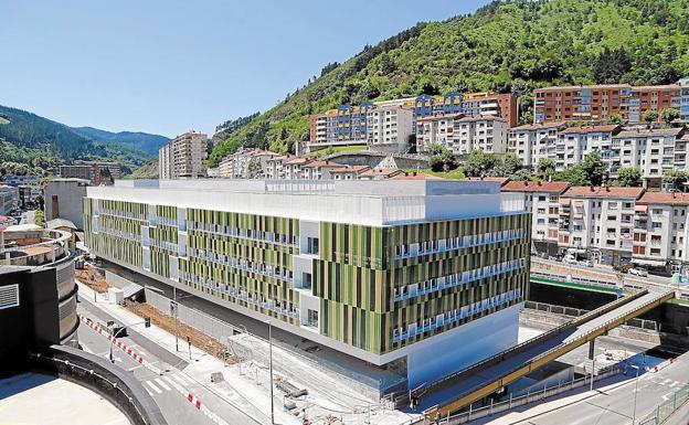 Un fallecido y diez nuevos positivos en las residencias de Gipuzkoa