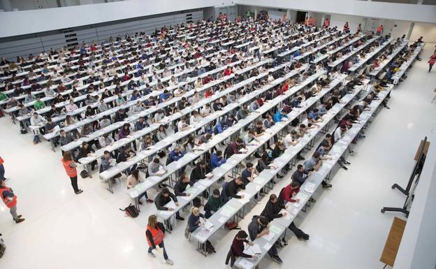 El Gobierno Vasco anuncia una OPE de 1.500 plazas para Administración el próximo año