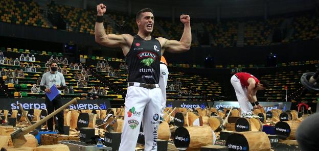 Iker Vicente revalida el título de campeón gracias a su fondo físico