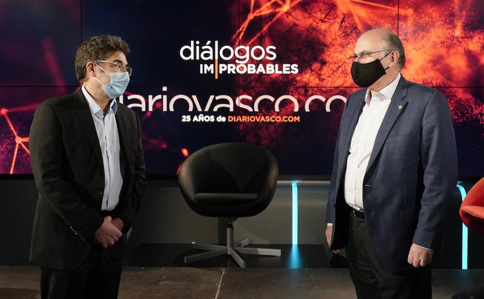 Diálogos Improbables: Así ven el futuro los líderes de Euskaltel y Viralgen