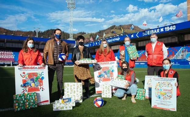 Doscientos juguetes solidarios