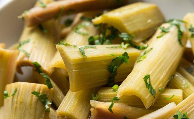 Recetas de Navidad: aprende a limpiar cardo y triunfa