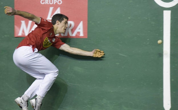 Rezusta causa baja en Eibar por la mano y le sustituye Zabaleta