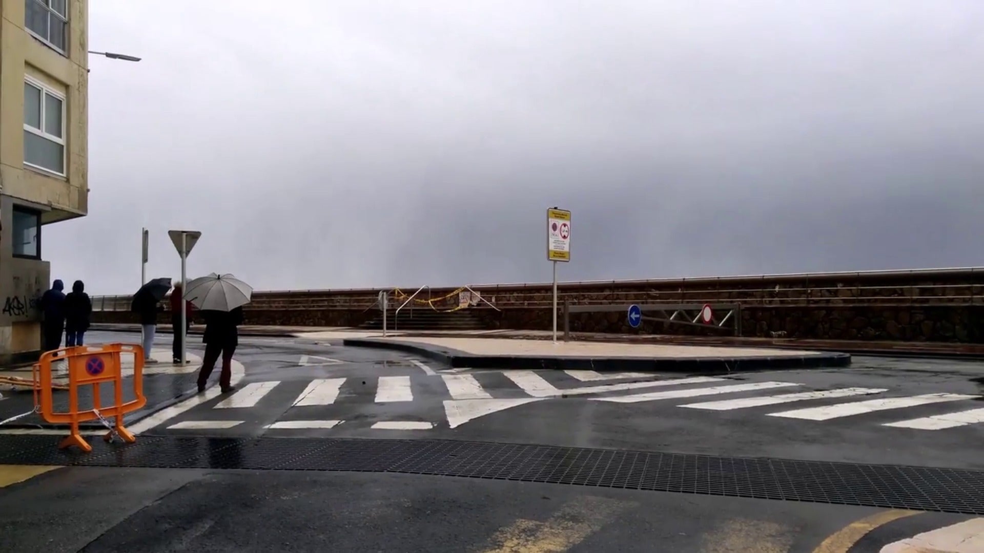 Oleaje en el Paseo Salamanca de San Sebastián