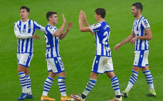 La Real busca prolongar el efecto efervescente del champán de nochevieja