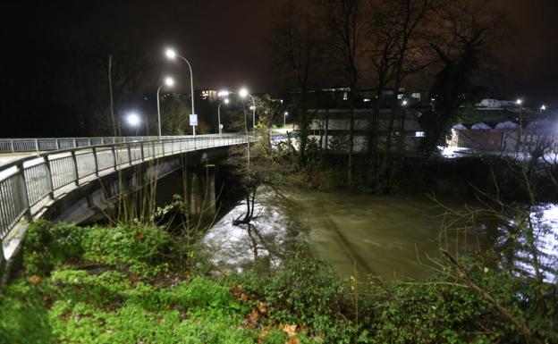 Hallan el cadáver de una mujer con signos de criminalidad en una zona rural de Aizarnazabal