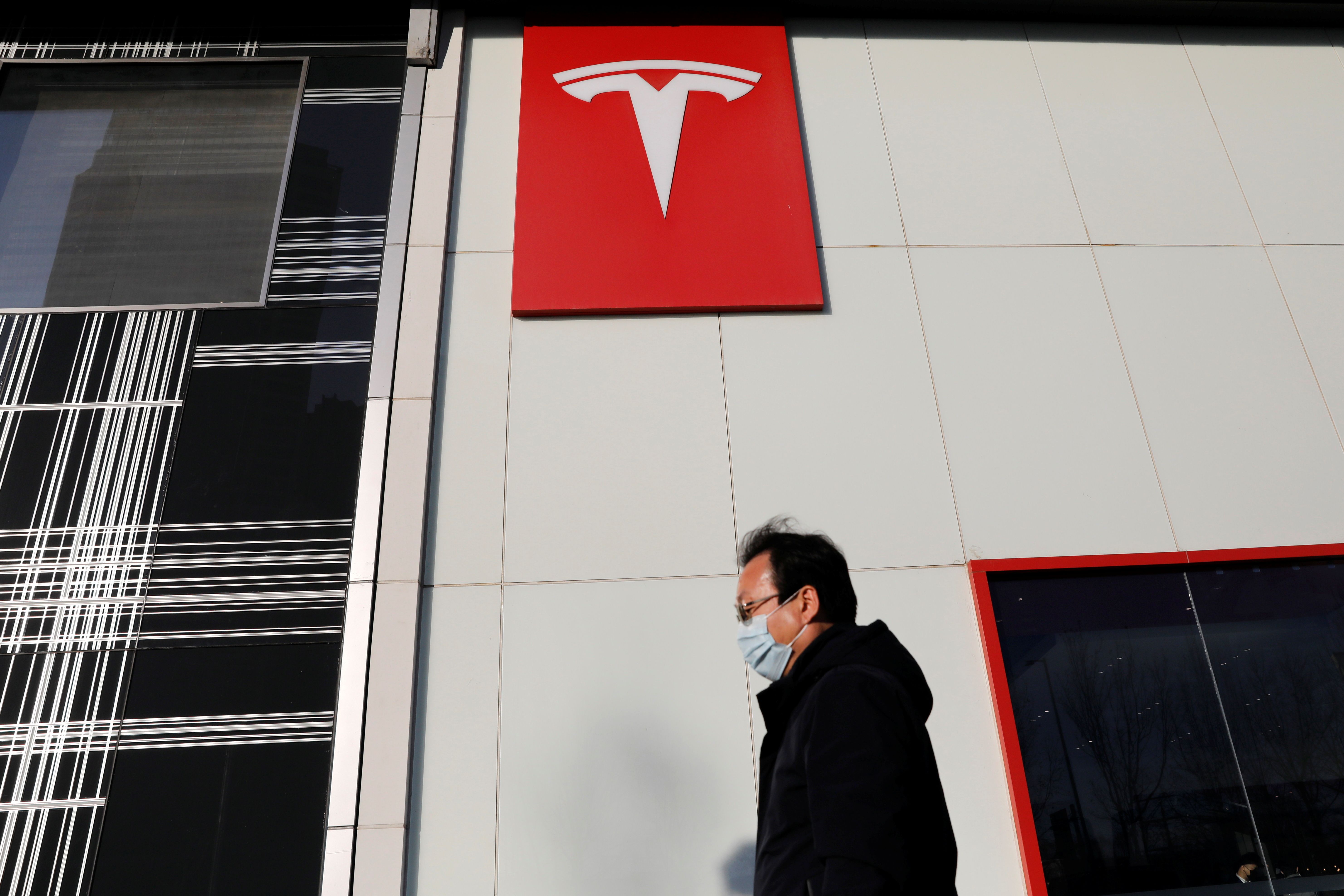 Tesla presenta su nuevo modelo de coche en Pekín