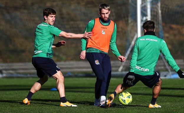 Januzaj, sin problemas, y Monreal, a la espera