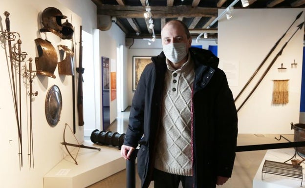 Xabier Alberdi: «Si no hubiese sido Elcano, hubiese sido otro marino de Mutriku o de Bermeo»