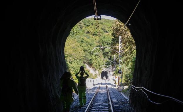 Euskotren restablecerá el jueves el servicio entre Deba y Zumaia tras reformar seis túneles