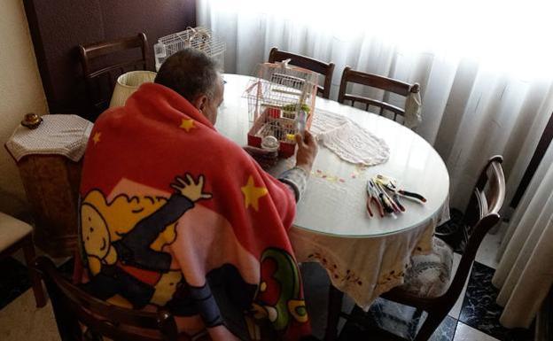 Decenas de familias se quedan sin las ayudas para pagar luz y gas por los retrasos administrativos