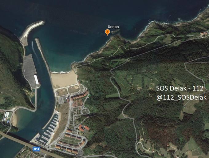 Varios surfistas rescataron a un parapentista que cayó al agua en Orio