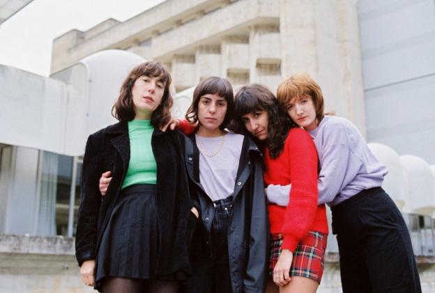 Melenas brinda una mirada al interior a ritmo de garaje pop