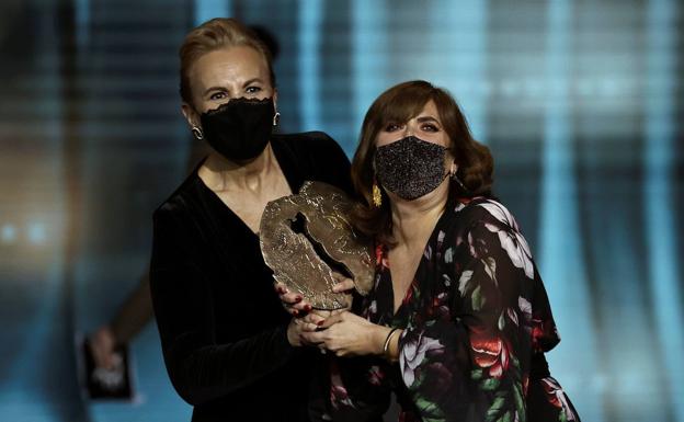Elena Irureta comparte con Ane Gabarain el premio Forqué por 'Patria'