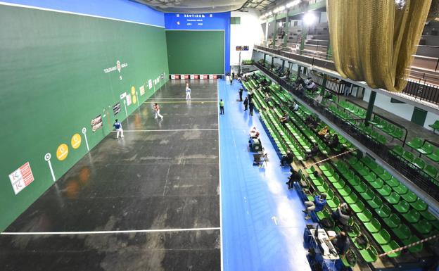 Priman los frontones buenos para la televisión y, a ser posible, calentitos