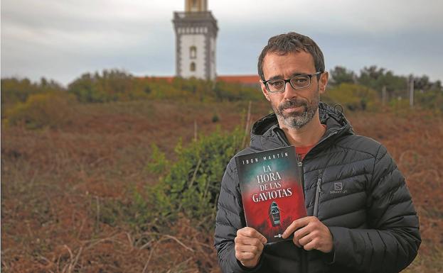 Ibon Martín presenta 'La hora de las gaviotas' en el Aula DV