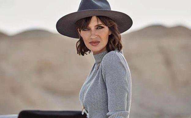 Descubre al donostiarra que crea los sombreros favoritos de Sara Carbonero