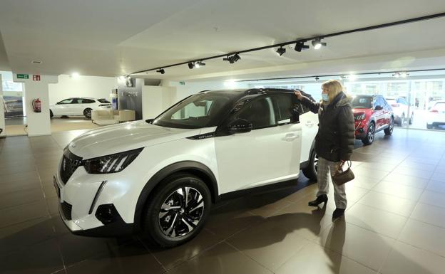 La venta de coches en Gipuzkoa sufre una caída del 33% en enero por el impuesto de matriculación