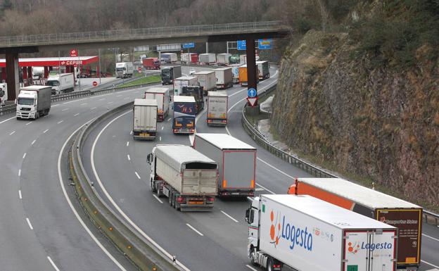 Finalizan las retenciones en la frontera por la masiva afluencia de camiones hacia Francia